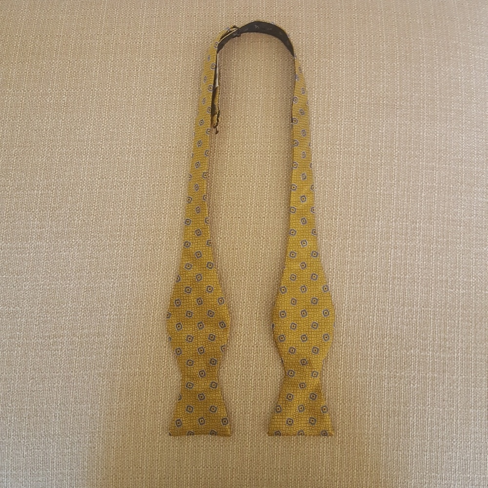 Brooks Brothers Men's Boys' 346 Silk Bowtie